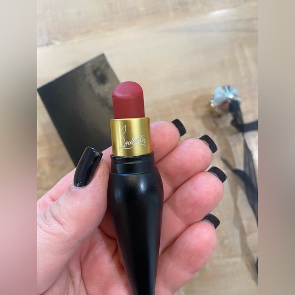 Christian Louboutin Bullet Lipstick 001M velvet red matte lip with box - Picture 7 of 11